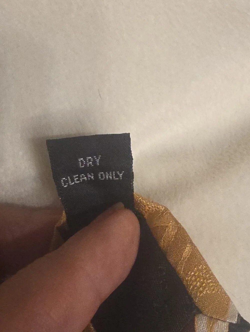Dino bassi Hand Made Men's Black & Gold Geometric Silk Tie 4 Inches Wide